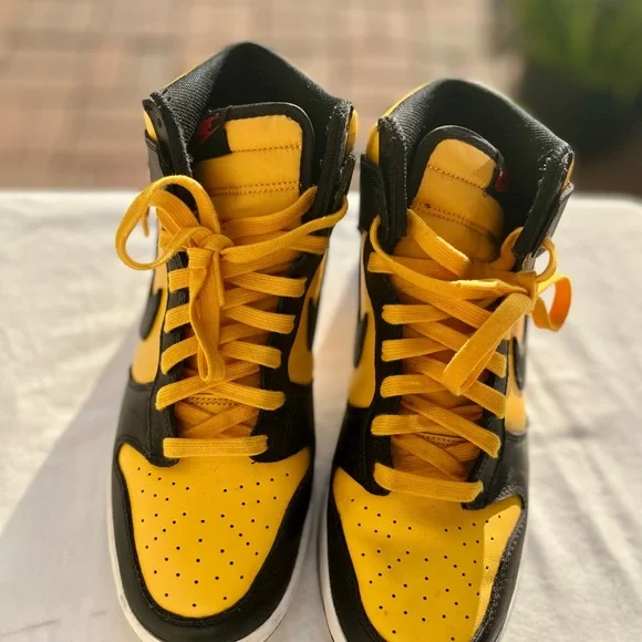 Nike Dunk High “University Gold” 2021 – Men’s 9 / UK 8 with Box - Picture 2 of 5